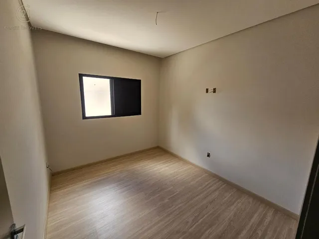 Casa com 134m² 3 quartos e 4 banheiros, à venda, no bairro Aeroporto em Londrina