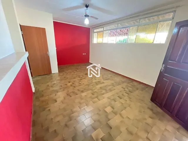 Casa com 400m² 2 quartos e 2 banheiros, à venda ou para alugar, no bairro Setor Oeste em Paraíso do Tocantins
