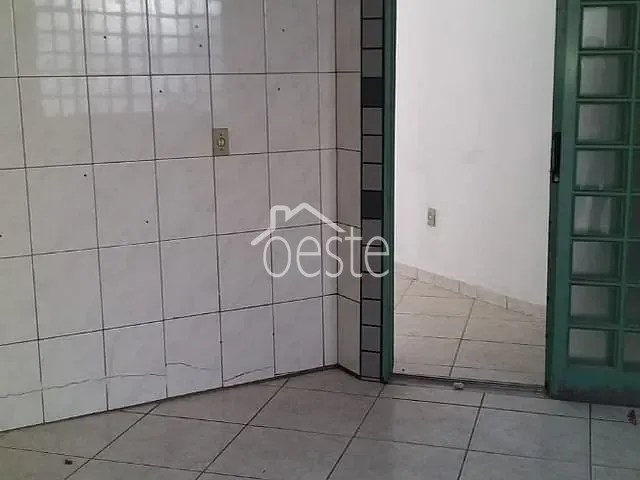 Casa com 250m² 2 quartos e 1 banheiro, para alugar, no bairro Vila Maria em Santa Bárbara D'Oeste