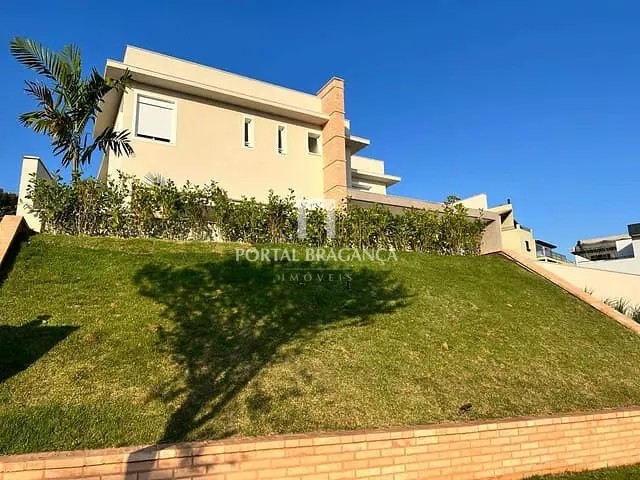 Casa com 486m² 4 quartos e 6 banheiros, à venda, no bairro Condomínio Residencial e Comercial Fazenda Santa Petronilla em Bragança Paulista