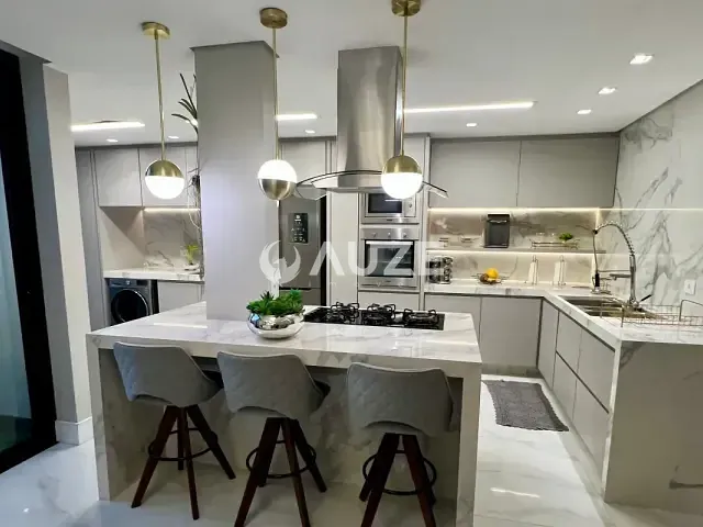 Casa com 230m² 3 quartos e 3 banheiros, à venda, no bairro Uberaba em Curitiba