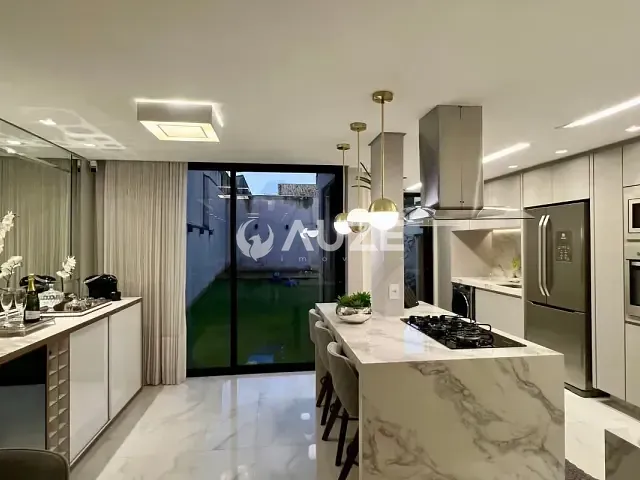 Casa com 230m² 3 quartos e 3 banheiros, à venda, no bairro Uberaba em Curitiba