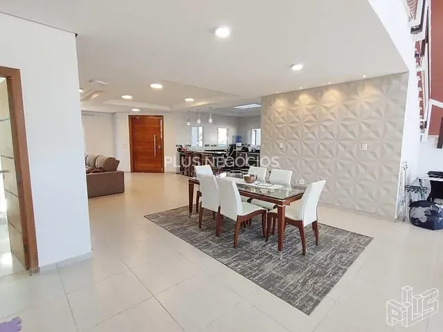 Casa com 1000m² 4 quartos e 4 banheiros, à venda, no bairro Condomínio Saint Charbel em Araçoiaba da Serra