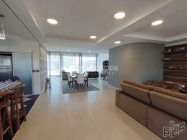 Casa com 1000m² 4 quartos e 4 banheiros, à venda, no bairro Condomínio Saint Charbel em Araçoiaba da Serra