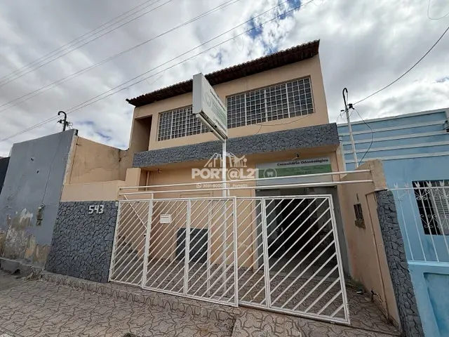 Casa 6 quartos e 4 banheiros, à venda, no bairro Centro em Petrolina