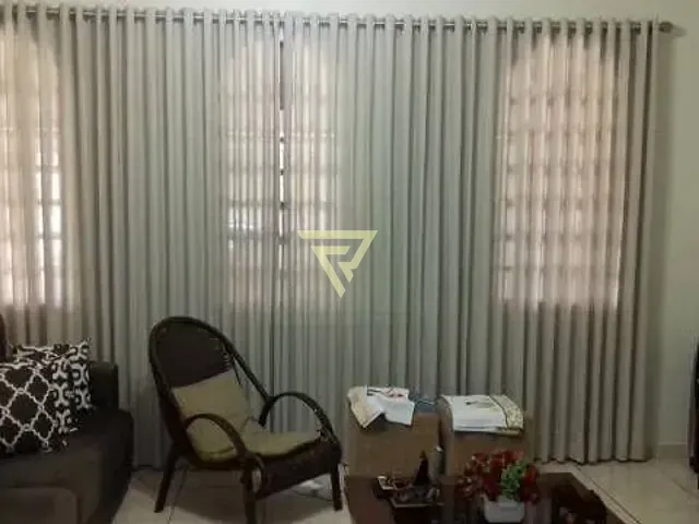 Casa com 250m² 3 quartos e 3 banheiros, à venda, no bairro Jardim Macedo em Ribeirão Preto
