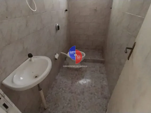 Casa 1 quarto e 1 banheiro, à venda, no bairro Centro (Suruí) em Magé