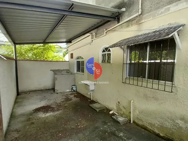 Casa 1 quarto e 1 banheiro, à venda, no bairro Centro (Suruí) em Magé
