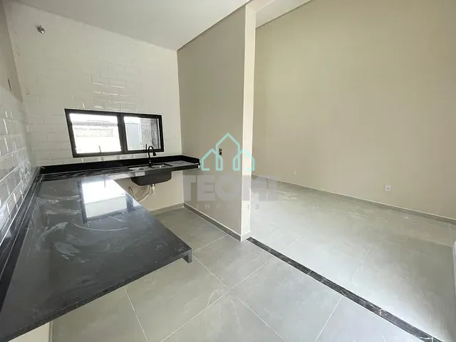 Casa com 150m² 3 quartos e 2 banheiros, à venda, no bairro Loteamento Industrial em Taubaté