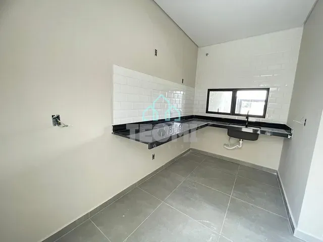 Casa com 150m² 3 quartos e 2 banheiros, à venda, no bairro Loteamento Industrial em Taubaté