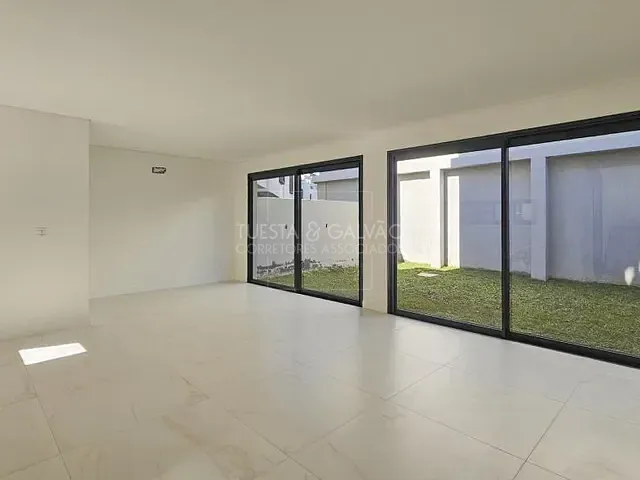 Casa com 198m² 3 quartos e 3 banheiros, à venda, no bairro Campo Comprido em Curitiba