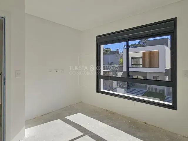Casa com 198m² 3 quartos e 3 banheiros, à venda, no bairro Campo Comprido em Curitiba