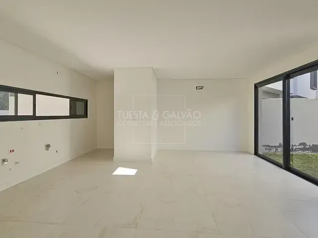 Casa com 198m² 3 quartos e 3 banheiros, à venda, no bairro Campo Comprido em Curitiba