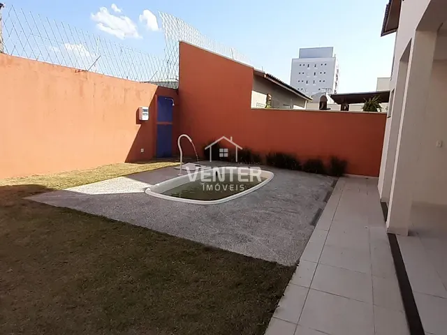 Casa com 300m² 3 quartos e 4 banheiros, à venda, no bairro Piracangaguá em Taubaté