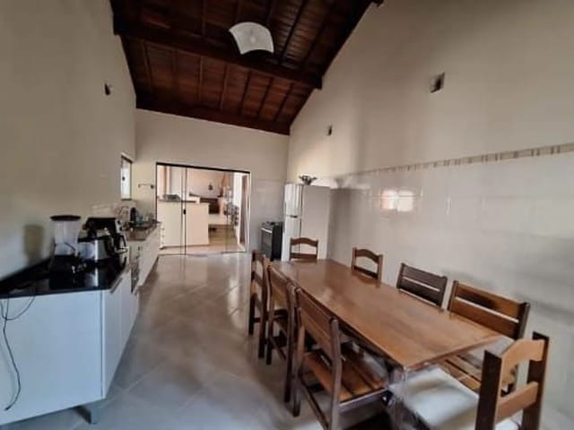 Casa com 250m² 3 quartos e 3 banheiros, à venda, no bairro Vale das Rosas em Cambuí