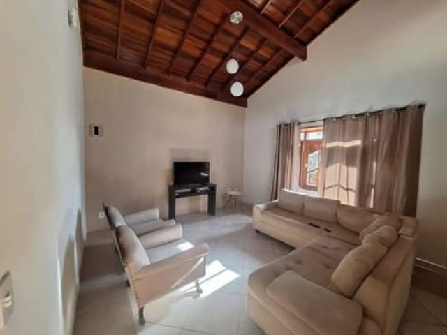 Casa com 250m² 3 quartos e 3 banheiros, à venda, no bairro Vale das Rosas em Cambuí