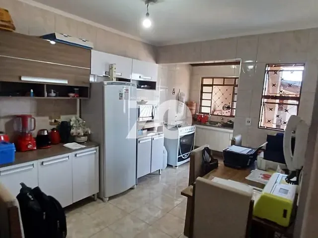 Casa com 258m² 1 quarto e 1 banheiro, à venda, no bairro Parque São João em Bauru