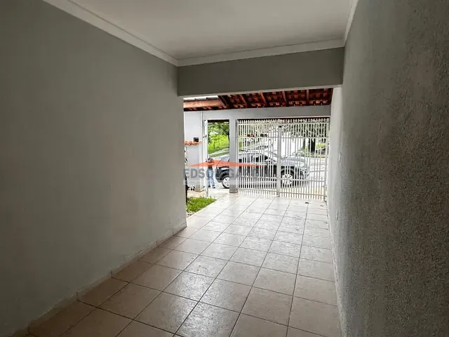 Casa 2 quartos e 3 banheiros, para alugar, no bairro Parque São Bento em Sorocaba