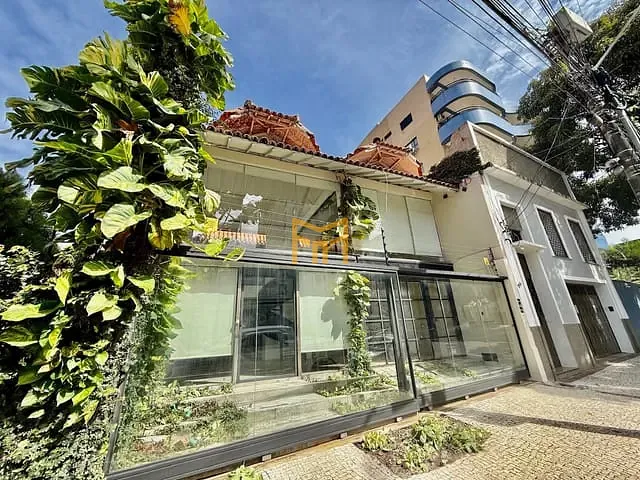 Casa com 388m², à venda, no bairro Batista Campos em Belém