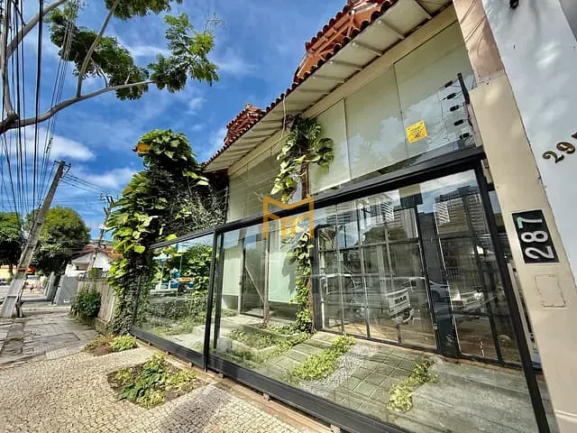 Casa com 388m², à venda, no bairro Batista Campos em Belém