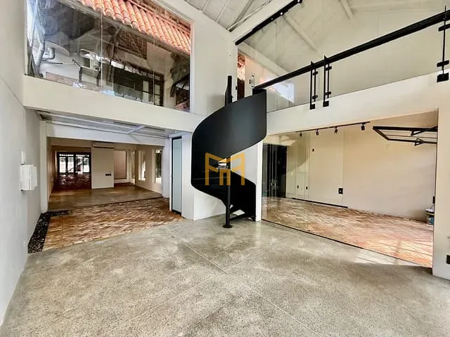 Casa com 388m², à venda, no bairro Batista Campos em Belém