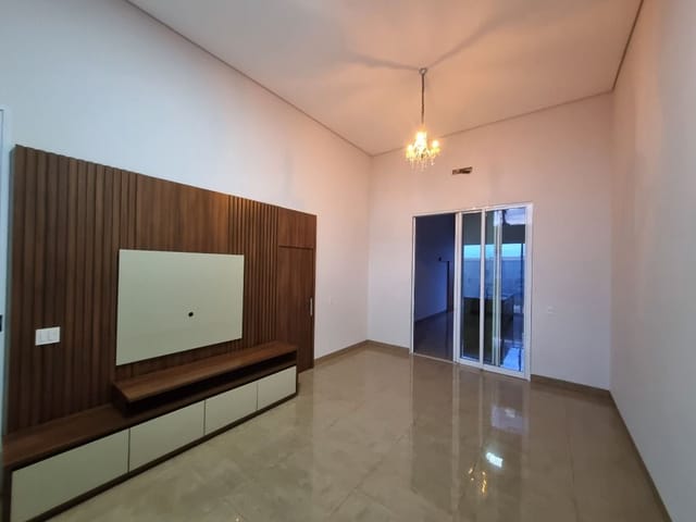 Casa com 275m² 3 quartos e 4 banheiros, para alugar, no bairro Perdizes Residencial Parque em Birigui