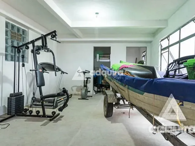 Casa com 585m² 3 quartos e 4 banheiros, à venda, no bairro Boa Vista em Ponta Grossa