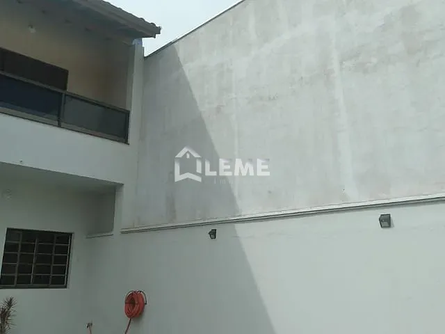 Casa com 360m² 3 quartos e 2 banheiros, à venda, no bairro Brás em Mococa