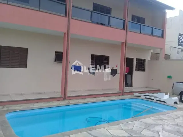 Casa com 360m² 3 quartos e 2 banheiros, à venda, no bairro Brás em Mococa