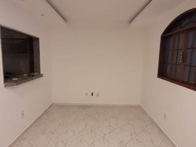 Casa com 125m² 2 quartos e 3 banheiros, para alugar, no bairro Vila Valqueire em Rio de Janeiro