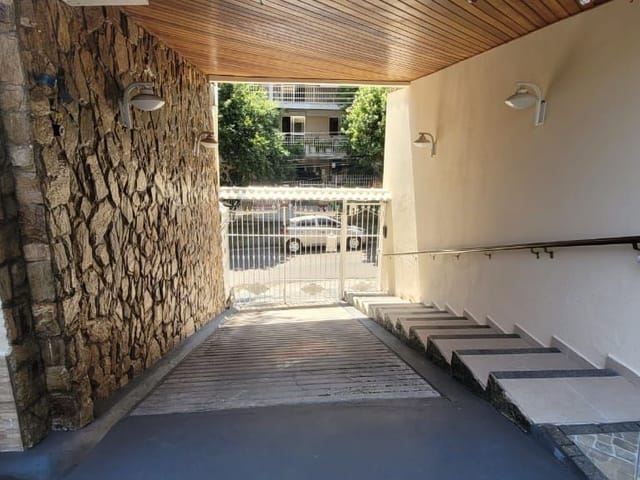 Casa com 125m² 2 quartos e 3 banheiros, para alugar, no bairro Vila Valqueire em Rio de Janeiro