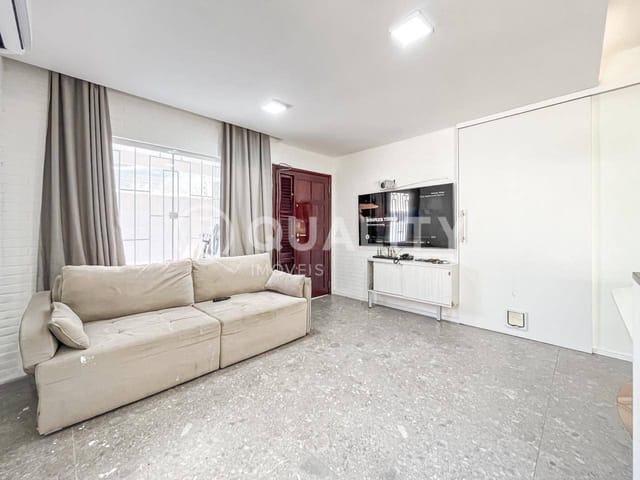 Casa com 300m² 4 quartos e 4 banheiros, à venda, no bairro Cambeba em Fortaleza