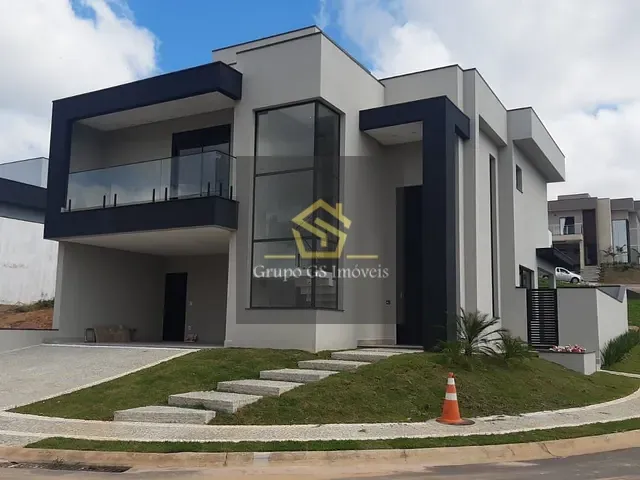 Casa com 308m² 3 quartos e 4 banheiros, à venda, no bairro Roncáglia em Valinhos