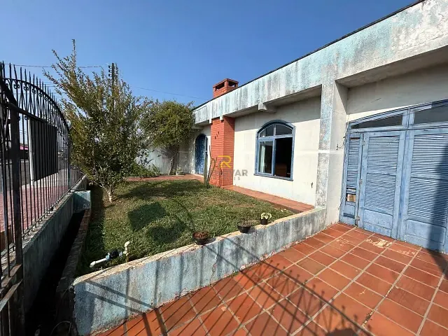 Casa com 240m² 4 quartos e 1 banheiro, à venda, no bairro Bonsucesso em Guarapuava