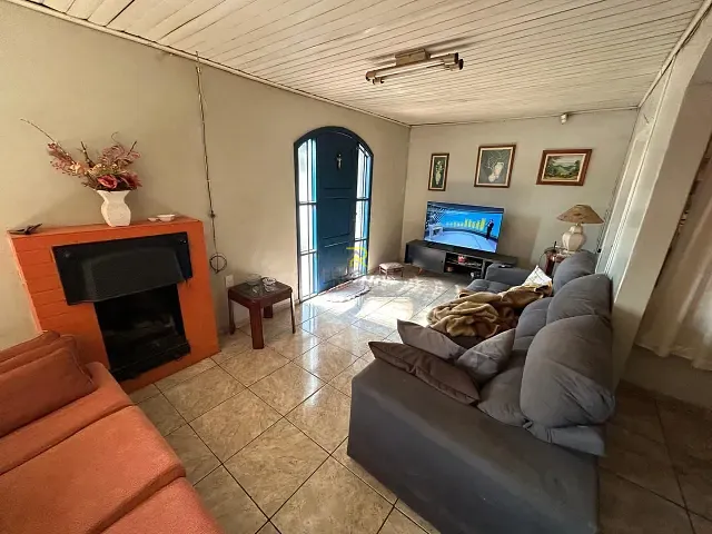 Casa com 240m² 4 quartos e 1 banheiro, à venda, no bairro Bonsucesso em Guarapuava