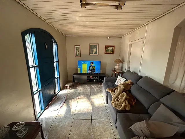 Casa com 240m² 4 quartos e 1 banheiro, à venda, no bairro Bonsucesso em Guarapuava