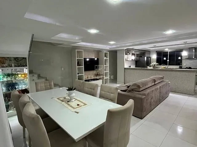 Casa com 216m² 3 quartos e 5 banheiros, à venda, no bairro Jardim Belvedere em Volta Redonda