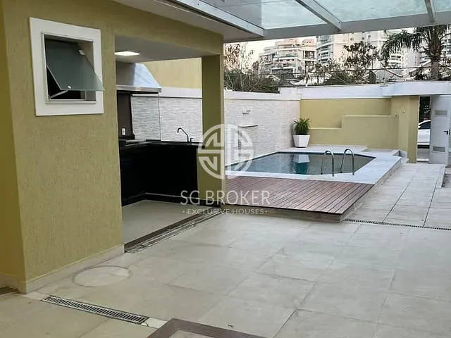Casa com 500m² 5 quartos e 5 banheiros, à venda ou para alugar, no bairro Barra da Tijuca em Rio de Janeiro