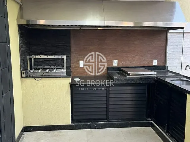 Casa com 500m² 5 quartos e 5 banheiros, à venda ou para alugar, no bairro Barra da Tijuca em Rio de Janeiro