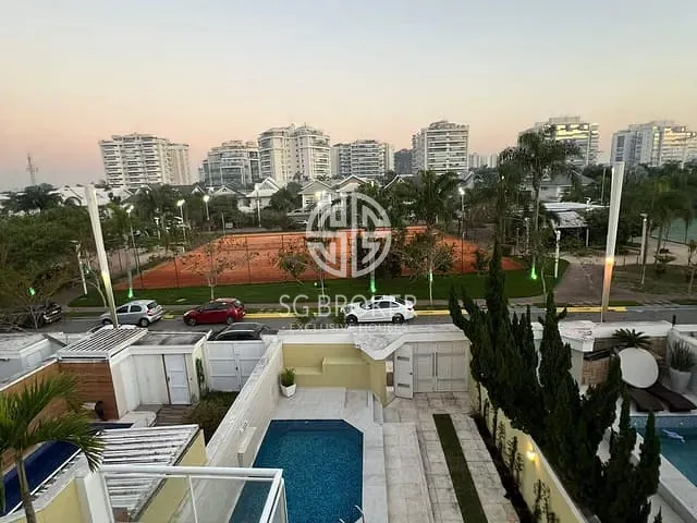 Casa com 500m² 5 quartos e 5 banheiros, à venda ou para alugar, no bairro Barra da Tijuca em Rio de Janeiro