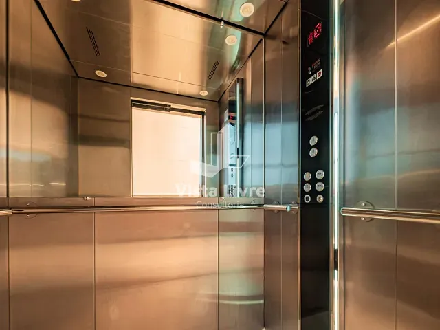 Casa com 430m² 4 quartos e 7 banheiros, à venda, no bairro Alphaville em Santana de Parnaíba