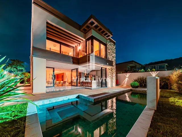 Casa com 430m² 4 quartos e 7 banheiros, à venda, no bairro Alphaville em Santana de Parnaíba