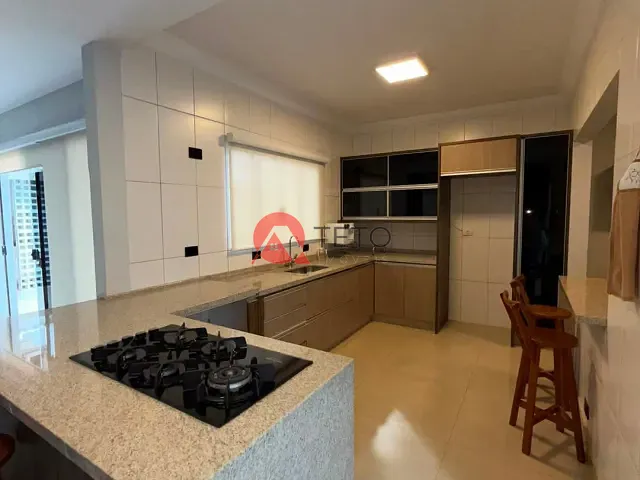 Casa com 403m² 3 quartos e 2 banheiros, para alugar, no bairro Jardim Social em Maringá