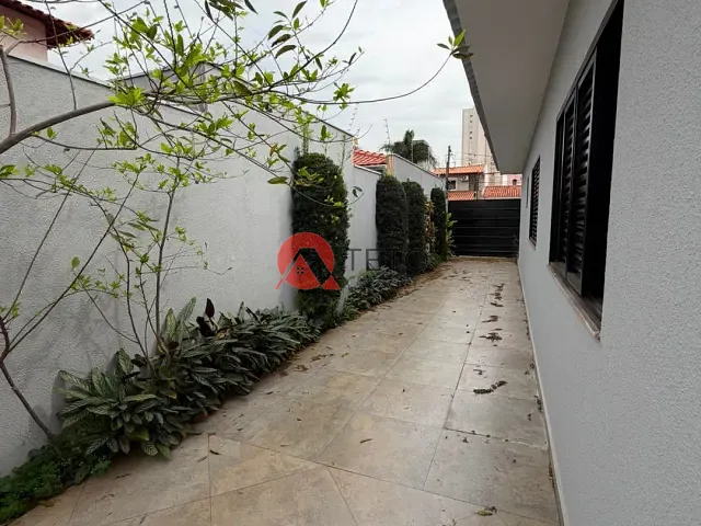 Casa com 403m² 3 quartos e 2 banheiros, para alugar, no bairro Jardim Social em Maringá