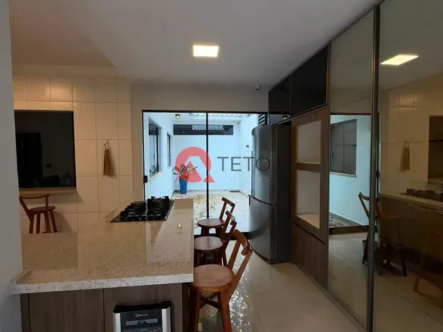 Casa com 403m² 3 quartos e 2 banheiros, para alugar, no bairro Jardim Social em Maringá