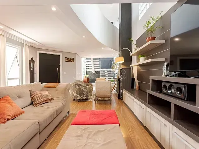 Casa com 303m² 4 quartos e 5 banheiros, à venda, no bairro Campo Comprido em Curitiba