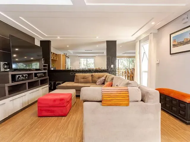 Casa com 303m² 4 quartos e 5 banheiros, à venda, no bairro Campo Comprido em Curitiba