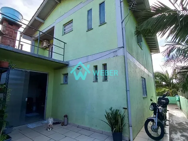 Casa 3 quartos e 2 banheiros, à venda, no bairro Canudos em Novo Hamburgo
