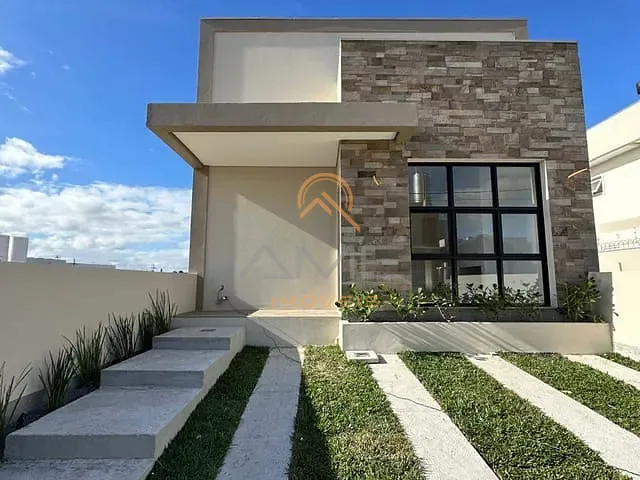 Casa 3 quartos e 2 banheiros, à venda, no bairro Três Vendas em Pelotas