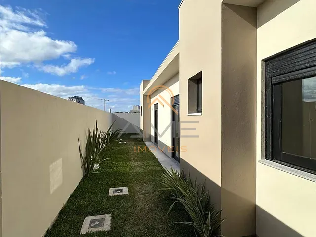 Casa 3 quartos e 2 banheiros, à venda, no bairro Três Vendas em Pelotas